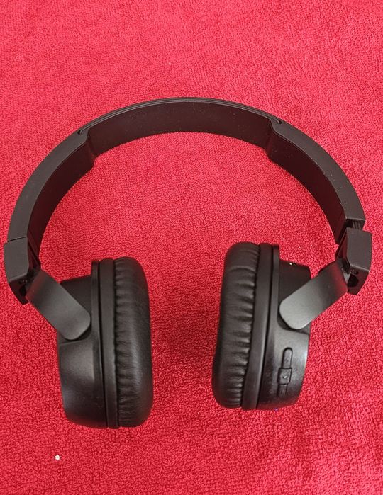 Продавам слушалки JBL T450BT