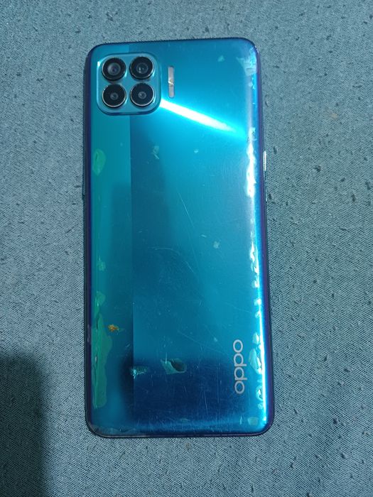 Oppo Reno 4 Lite CPH2125 cu displayul spart. Placa este buna