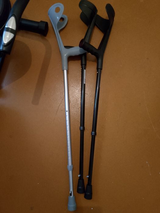 Костыль локтевой с шипом.