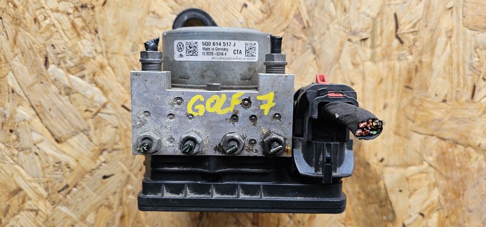 Pompă ABS cu distronic Golf 7 / Octavia 3 / Superb 3 / Tiguan 5Q061451