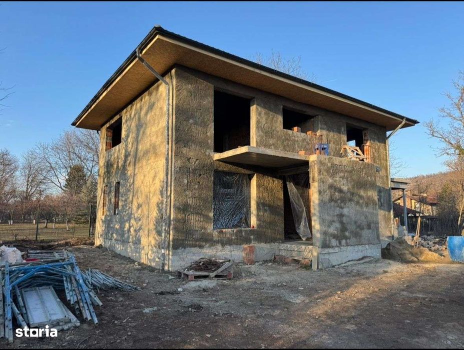 Vand CASA,VILA Noua P+1E 241,5Mp construit zona centrala BREAZA