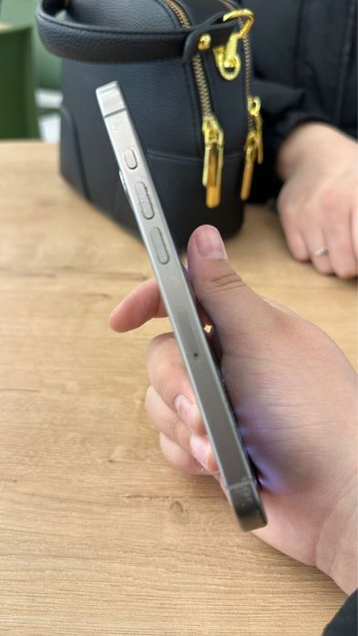 IPhone 15 pro 256гб 88 акб