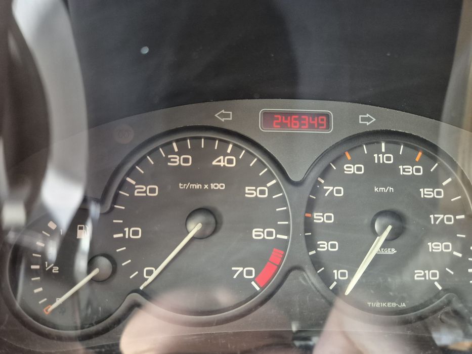 Километраж Peugeot 206 с 2 букси 250 000км