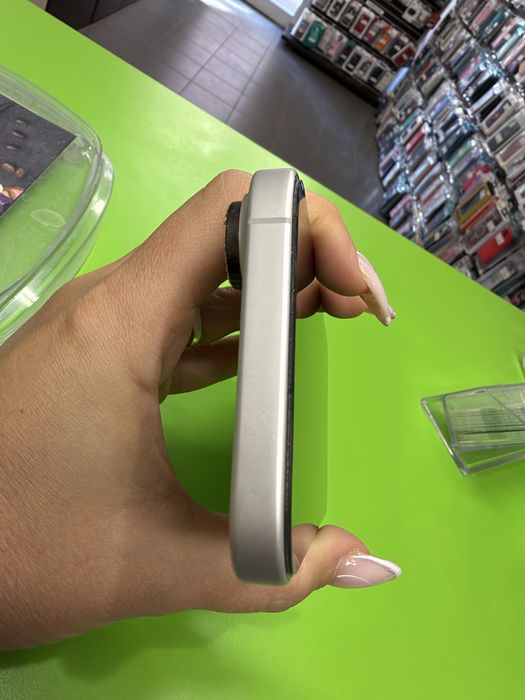 iPhone 17  256GB White