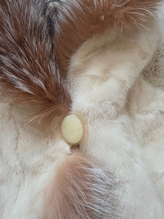 Haina blana naturala de vizon, stil fluture cu vulpe maro