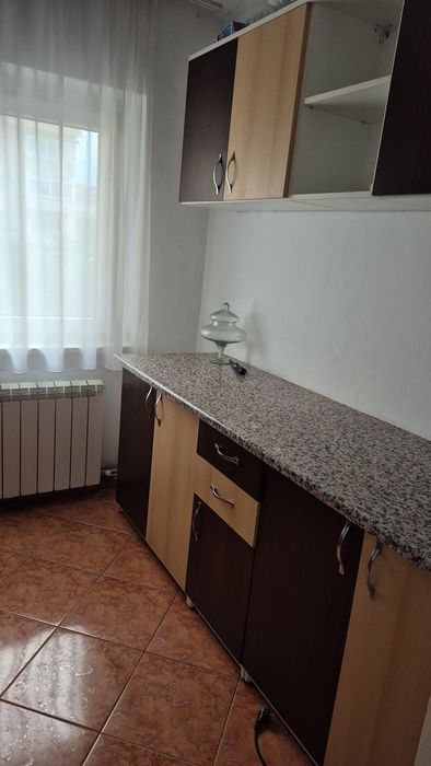 Inchiriez apartament 3 camere