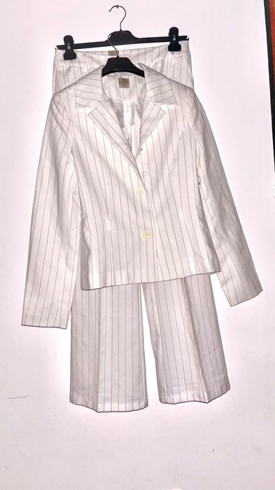 Женски костюм немска марка