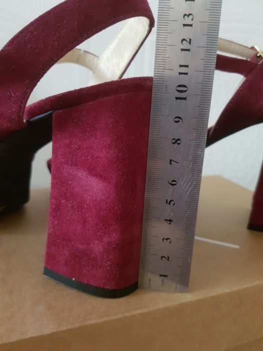 Женские босоножки 39 размер