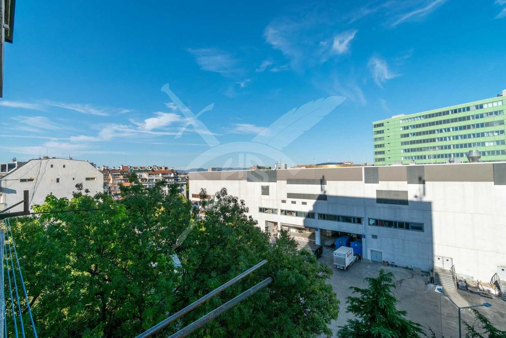 Продава се Двустаен апартамент в София, Оборище - 65 кв.м за 3939 €/кв.м - Снимка #10