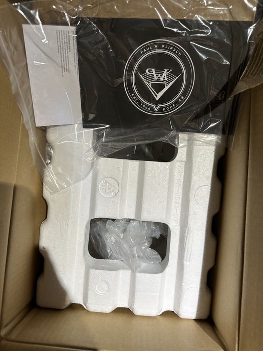 Klipsch R-40M новые !