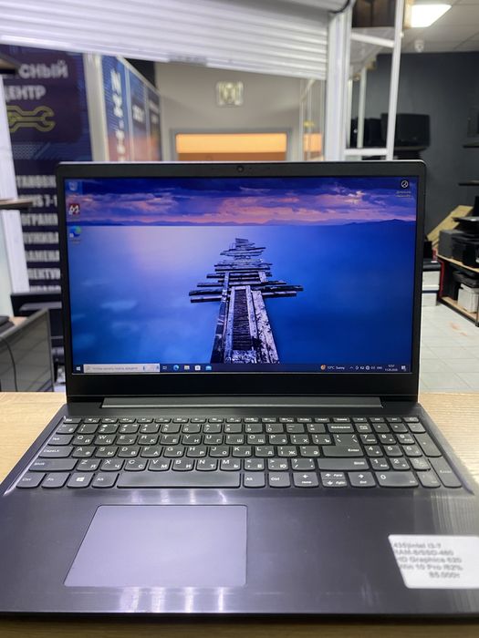 Ноутбук lenovo i3-7th/RAM8/SSD480/HD Graphics 620