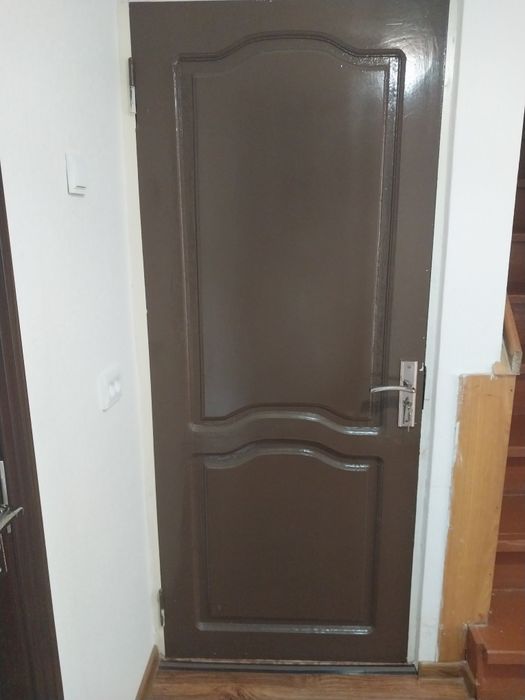 Эшиклар , Двери , деревянные с коробкой