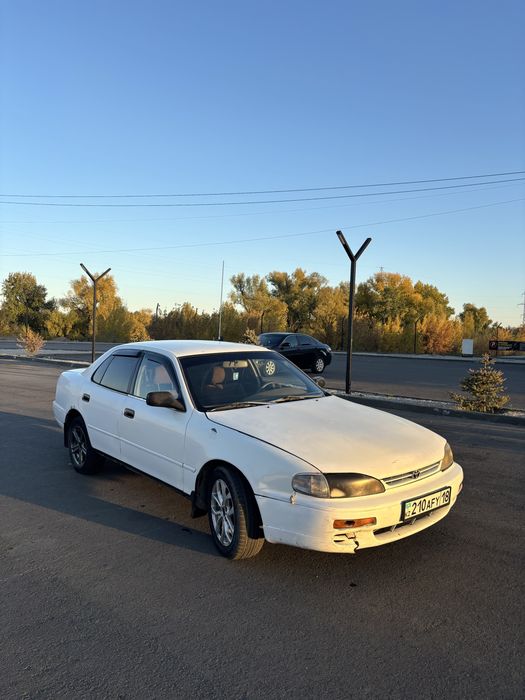 Продам машину Camry 15