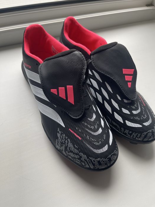 Сороконожки Adidas Predator