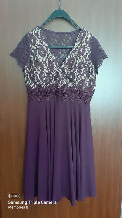 Vand rochie damă