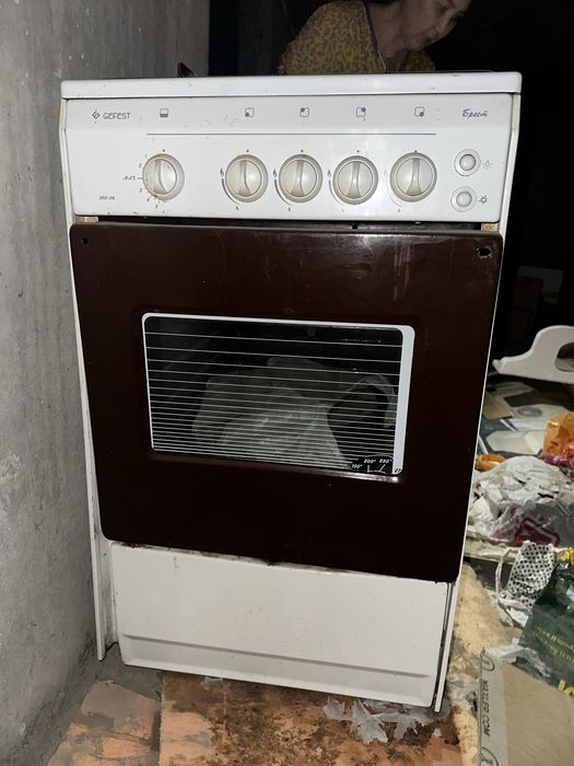 Продам газовую плиту