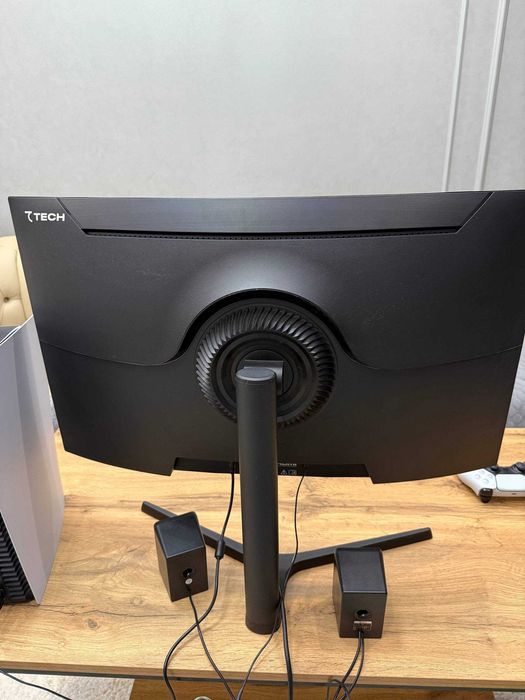 СРОЧНО Продаю комплект Пс 5 + моник + 2 геймпада !!