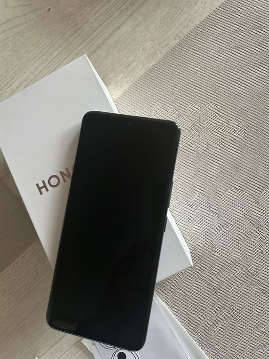 HONOR 90 Зелен ..