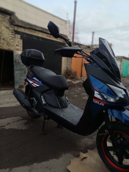 Продам скутер новый