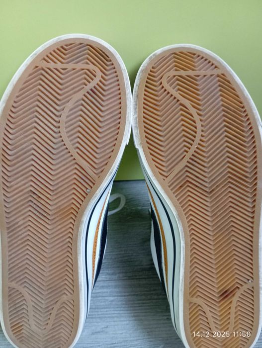 Кецове Найк в добро състояние номер 37.5 цена 40 лв.