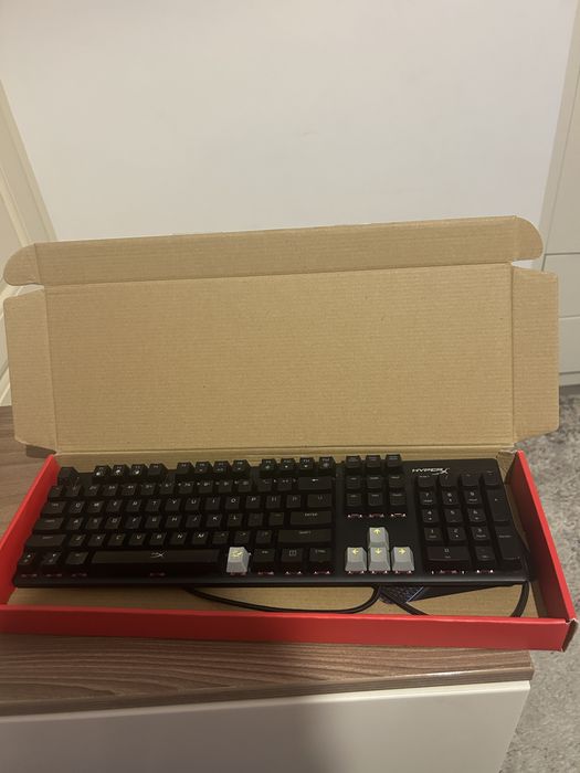 Tastura gaming mecanica HyperX Alloy Origins RGB