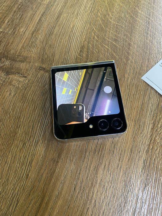 продам   либо обмен samsung Z flip 5