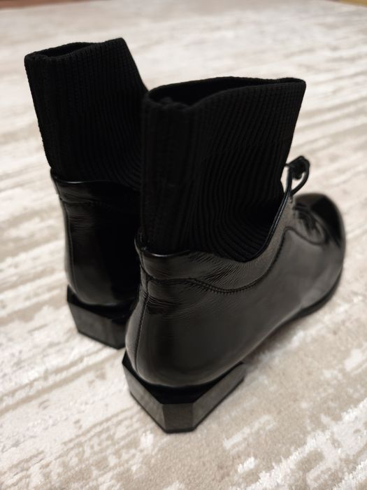 Женские осенние ботинки