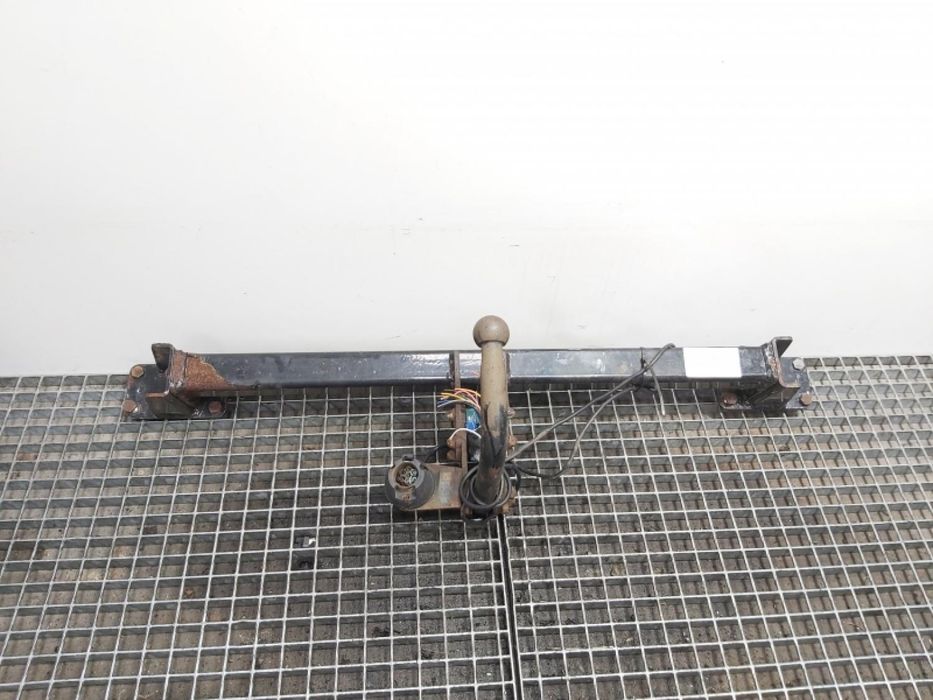 Carlig cu priza, Mercedes Clasa E (W212) piesa originala