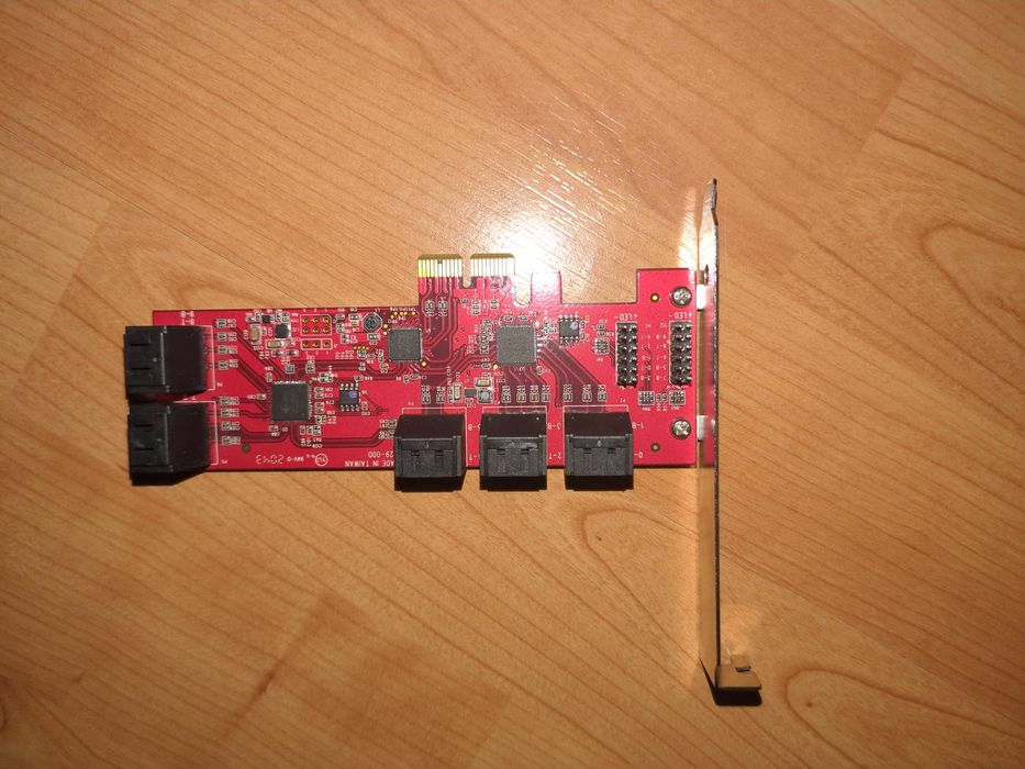 Placă Delock PCI Express x2 > 10 porturi SATA