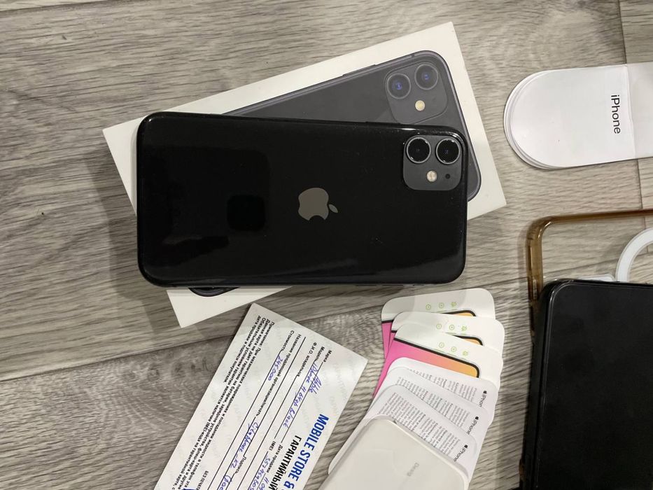 Продам iPhone 11