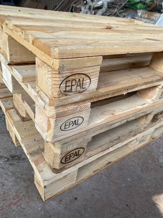 Принимаем паллеты подд