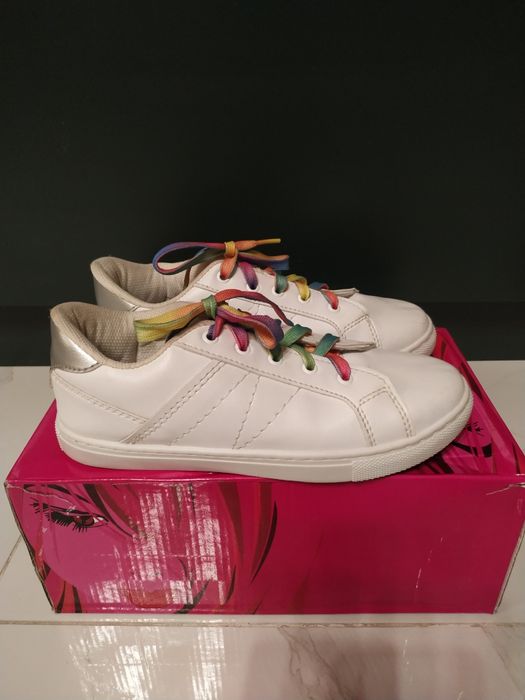 Кроссовки и кеды для девочек от 33 до 36 размера