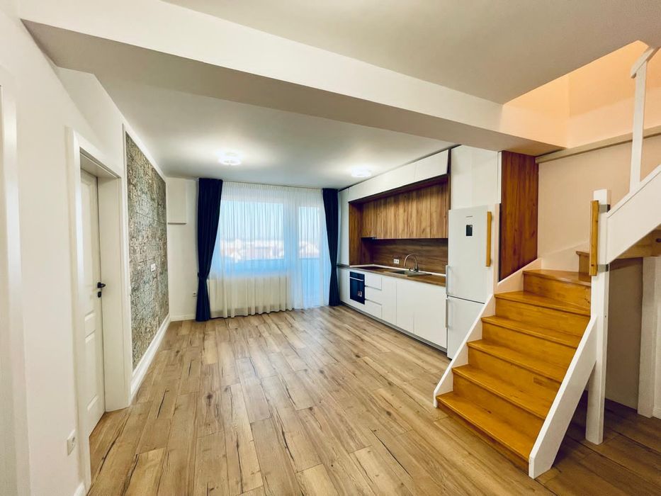 Vânzare apartament 4 camere