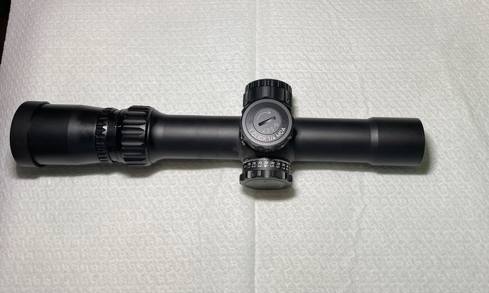 Vând lunetă MARCH 1 - 10 X 24 reticul iluminat MTR 2 , absolut noua , în cutie . Diametrul 30 mm . Preț 5000 RON
