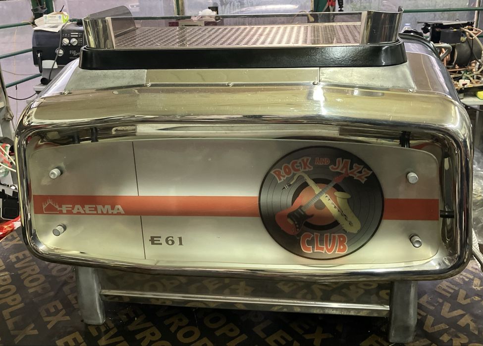 Професионална кафемашина Faema E61