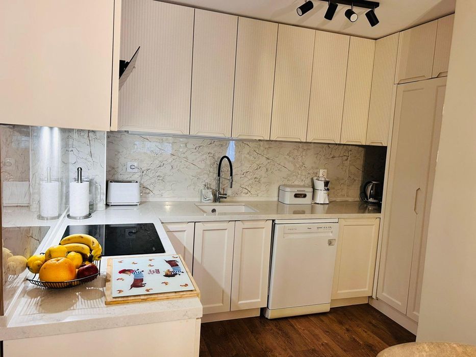 Тристаен апартамент с АКТ 16 в ж.к Възраждане