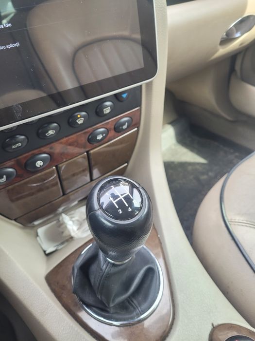 Vând sau schimb rover 75 modern cu o mașină automata
