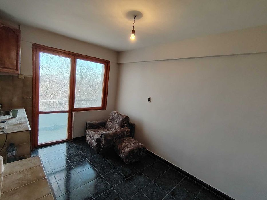 Продава се Тристаен апартамент в с. Каменец, Област Плевен - 74 кв.м за 193 €/кв.м - Снимка #2