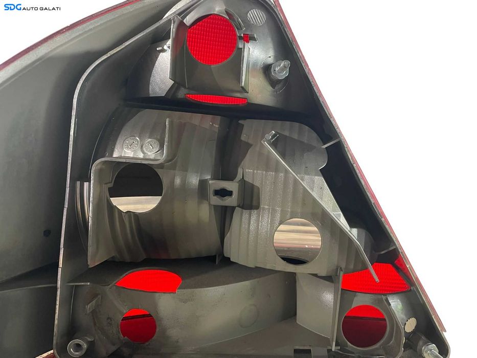 Stop Lampa Tripla Dreapta Mercedes Clasa C Class W203 2001 - 2004 [LR0235]
