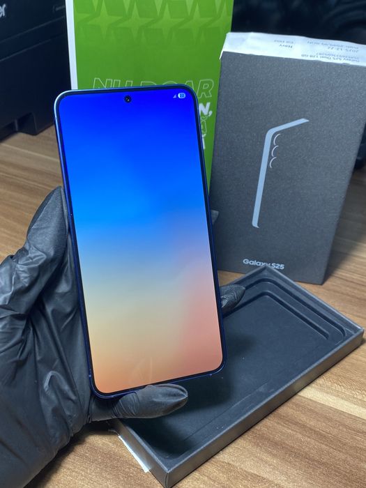 Samsung Galaxy s25 • 128 GB • Navy