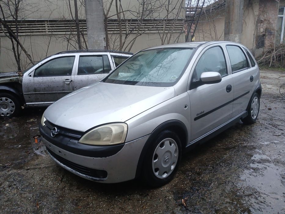 Dezmembrez Opel Corsa C 1.0 hatchback 4 usi Z10XE motor 60.000km