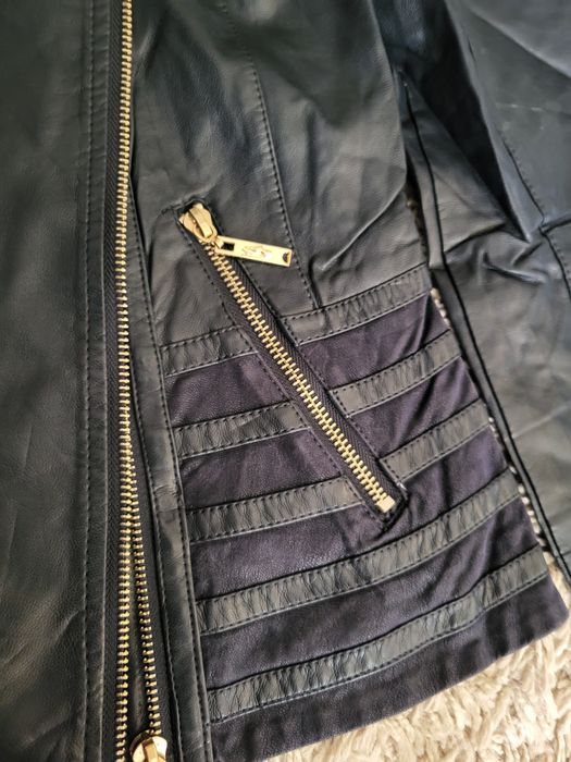 Продам куртку эко- кожа