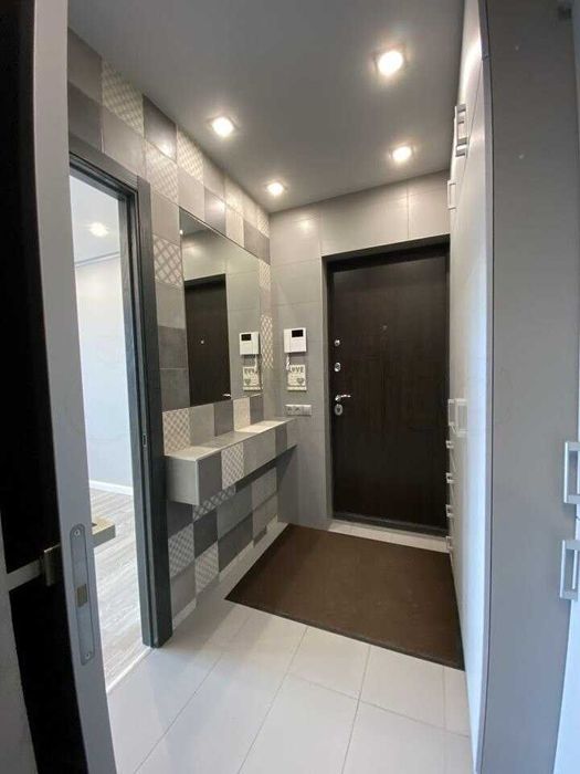 Сдается уютная квартира в центре города(Сквер Амира Темура) 2/4/9 P10