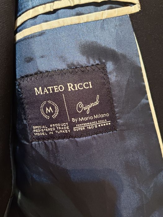 Продам костюм тройку