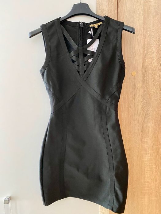 НОВИ! С ЕТИКЕТ! 4 рокли + пола подарък