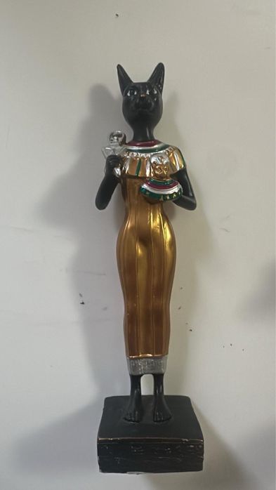 Статуэтки сувениры