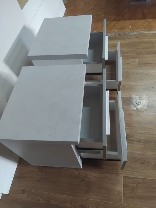 Noptiere din pal melaminat cu fronturi din MDF și cant abs