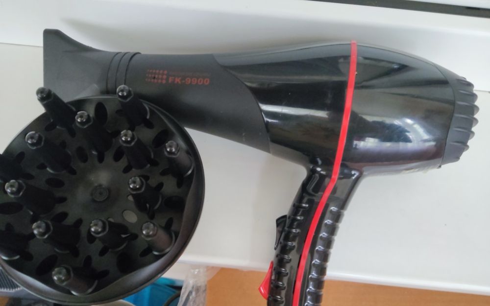 Фен для волос с насадками