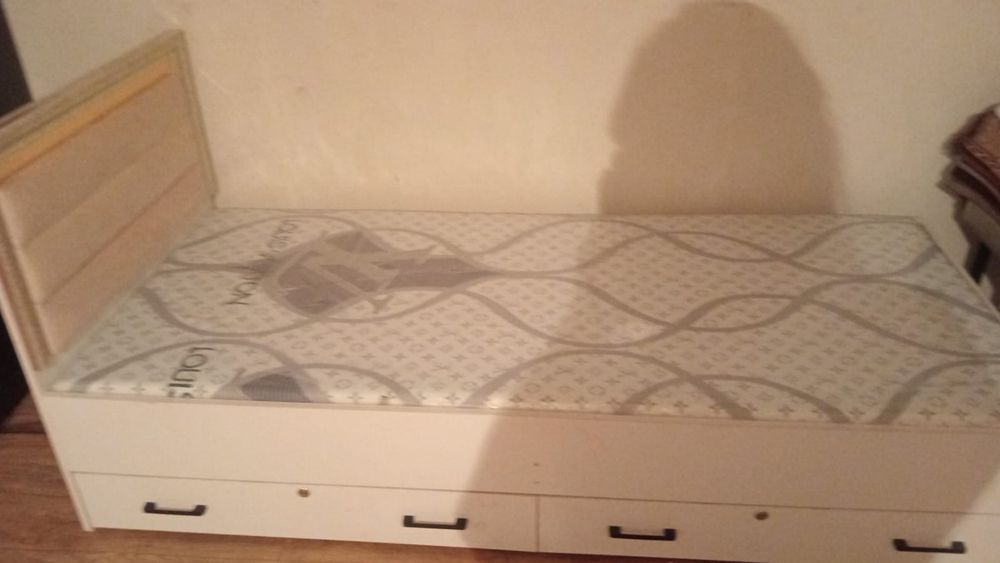 1 адамдық диван сатылады