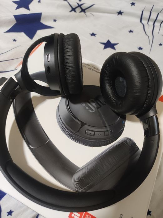 Căști JBL foarte bune
